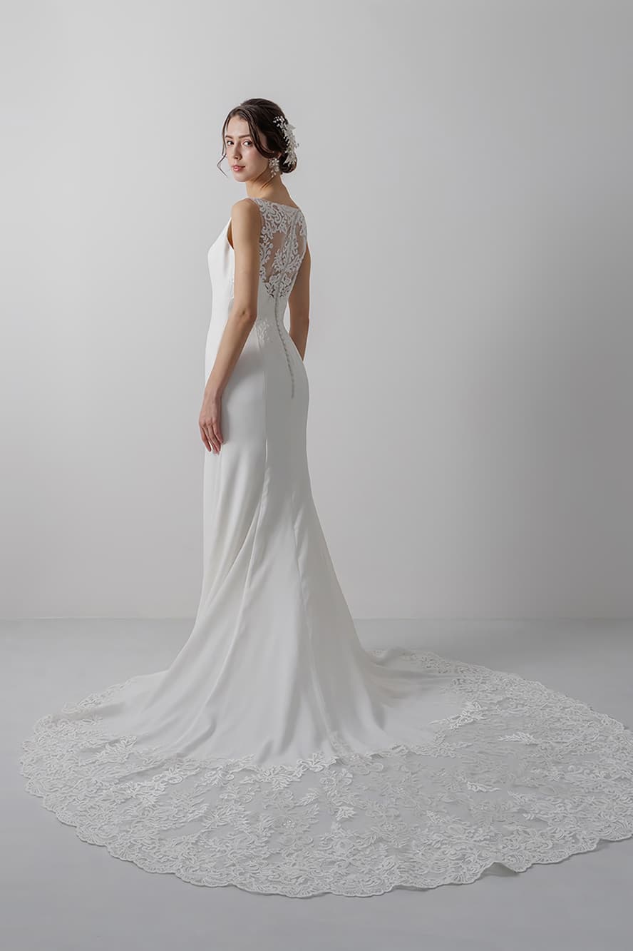 ベージュ金沢のレンタルウェディングドレス