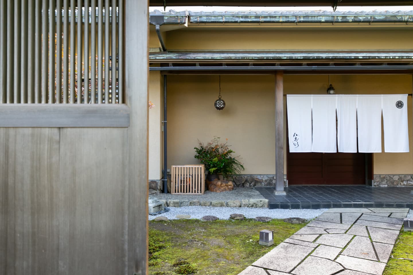 金沢の日本料理仁志川で和装家族婚礼