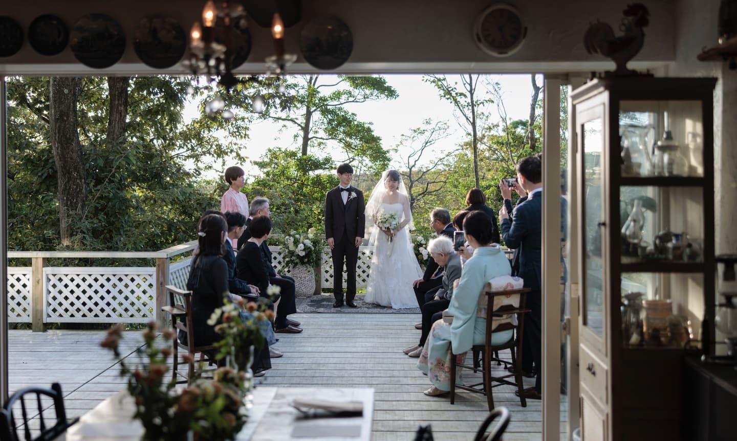 洋館のコテージで家族旅行のような結婚式