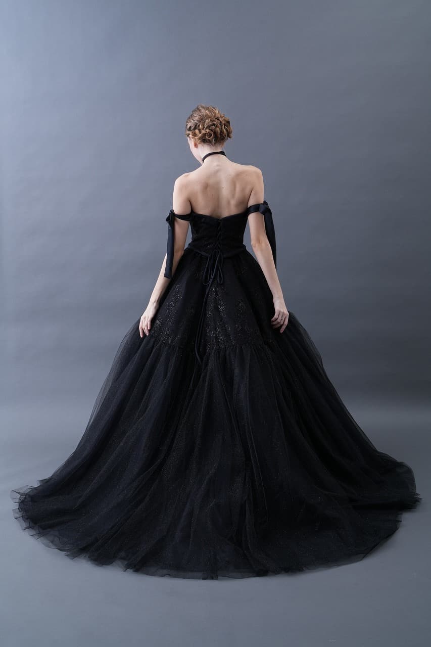 ベージュ金沢のレンタルブラックドレス